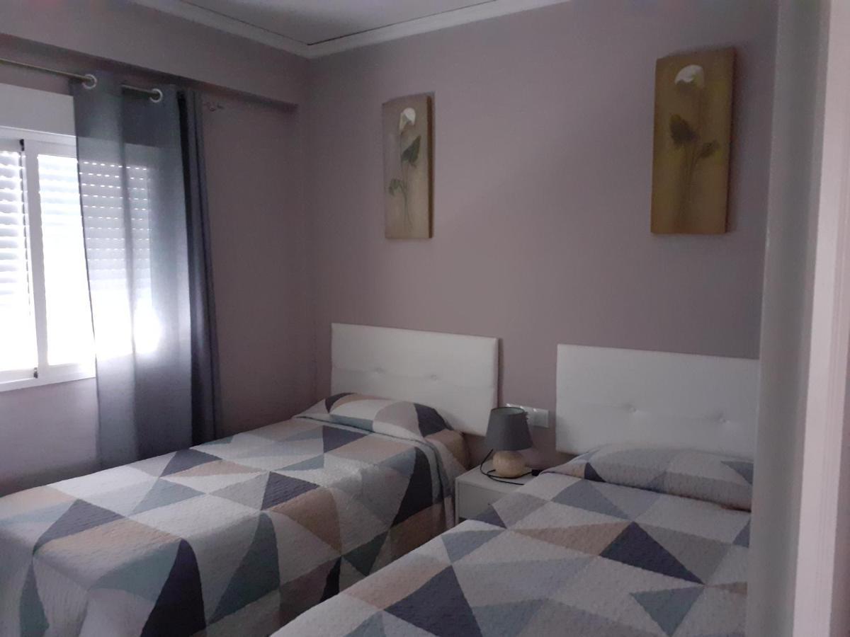 Hostal Oasis Dénia Exterior foto