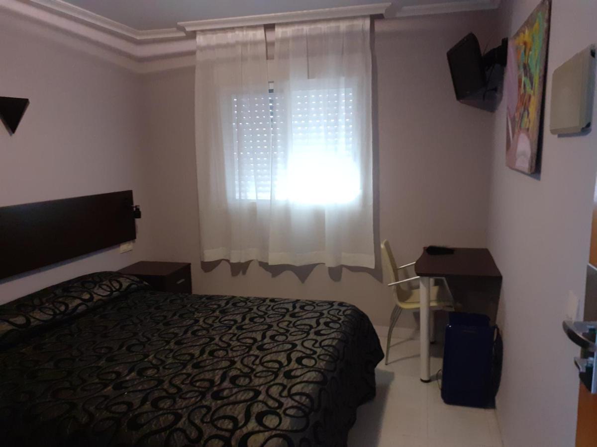 Hostal Oasis Dénia Exterior foto
