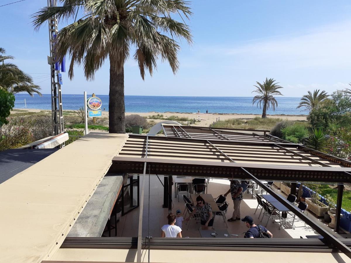 Hostal Oasis Dénia Exterior foto